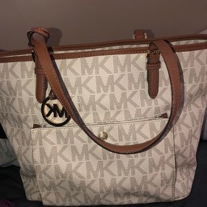 MK tote